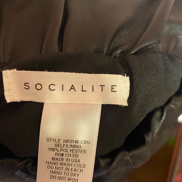 NWT Faux Leather Skirt - Picture 4 of 4